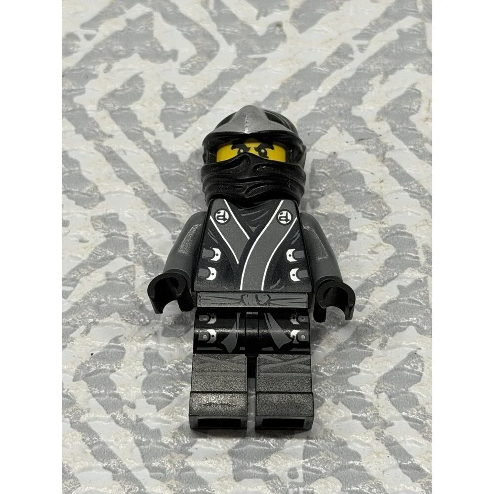 Rare LEGO Ninjago Cole Minifigure - The Final Battle Black Kimono Suit njo0080